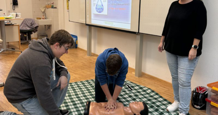 Erste-Hilfe-Kurs an der Realschule Schlehdorf
