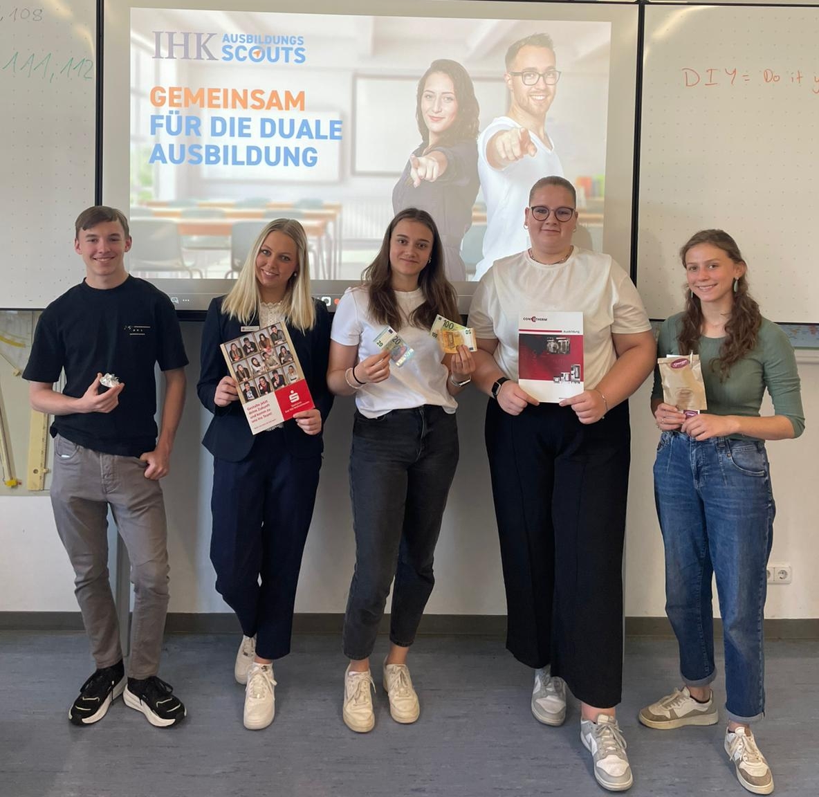 IHK Ausbildungsscouts zu Besuch in den 8. Klassen